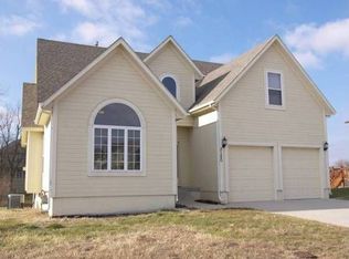 3120 SW Tiara Ln, Lees Summit, MO 64082