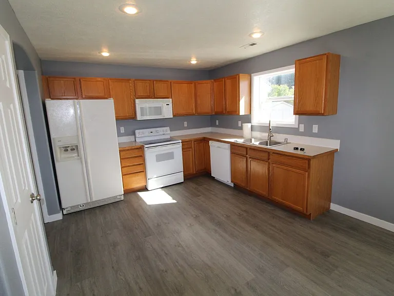 12605 W 8th Ave — Photo 9