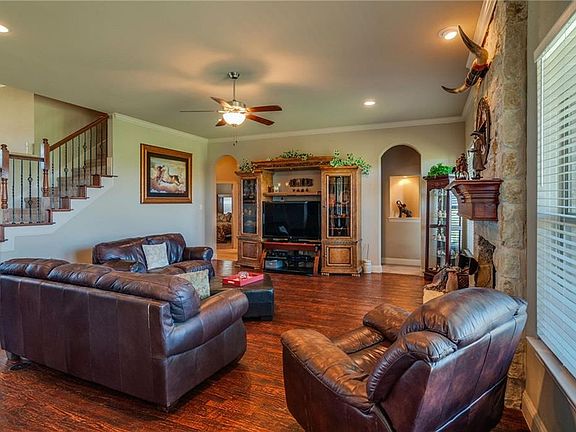 4th image of 13429 Northwest Ct