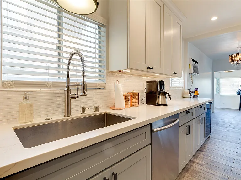 6108 Springvale Dr — Photo 25