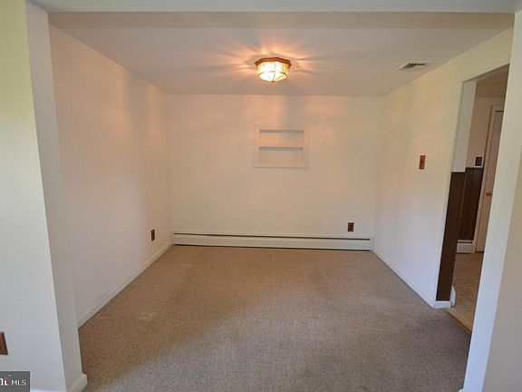 4th image of 512 E Avondale Rd