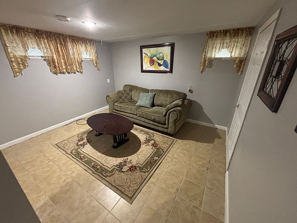 Living Room - view 2