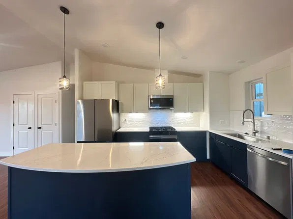 970 Refinery Loop APT 1, North Pole, AK 99705