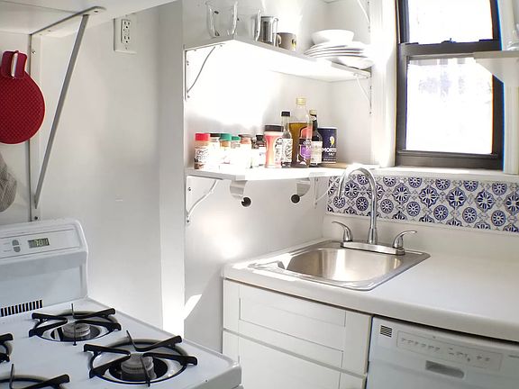 5th image of 238-240 E 30th St #3E