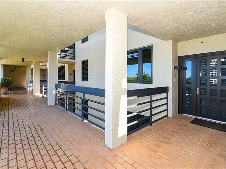 1125 Gulf Of Mexico Dr #403 — Photo 3