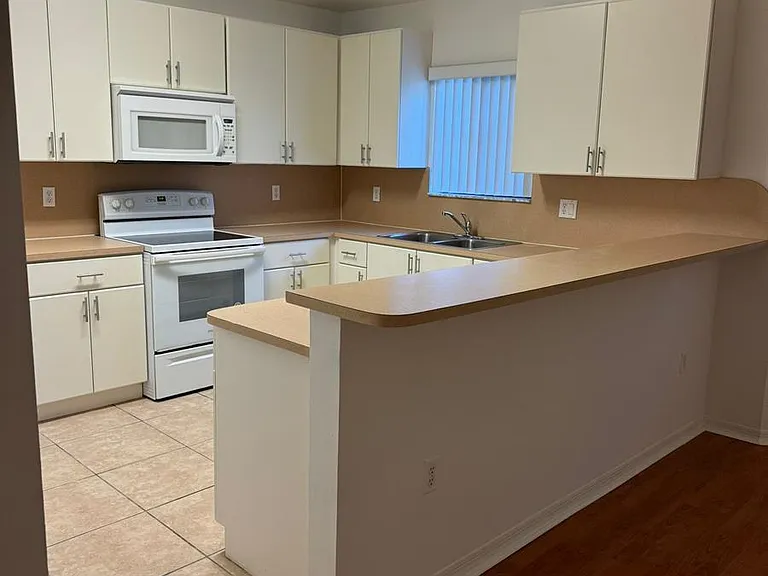 22901 SW 88th Pl #202 — Photo 5