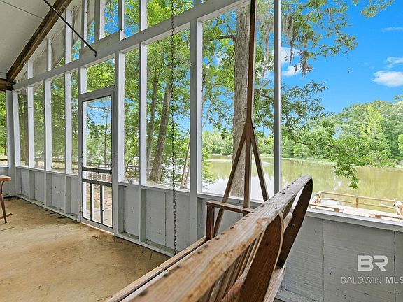 5th image of 165 Lake Dr