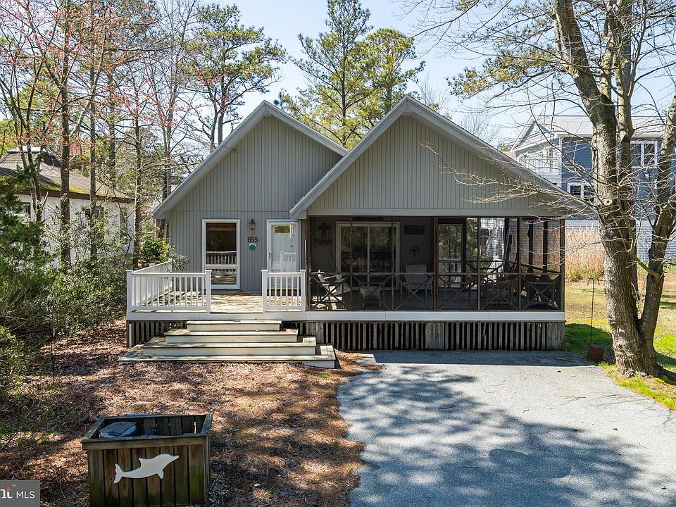 1st image of 655 Evans Ave