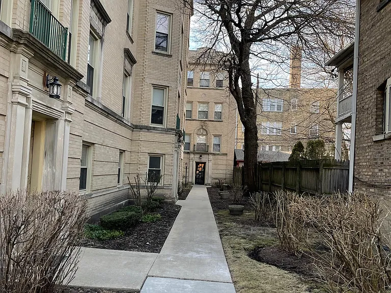 1637 W Estes Ave #3 — Photo 18