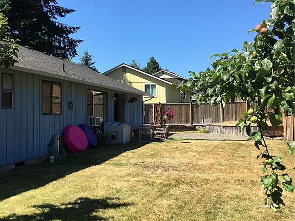 4th image of 1236 Wisteria Dr SE