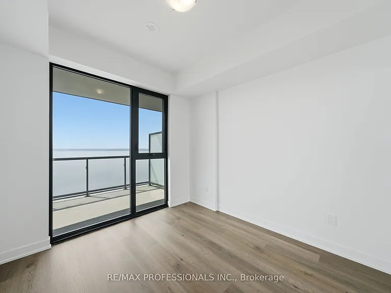 2075 Lakeshore Rd #2404 — Photo 12
