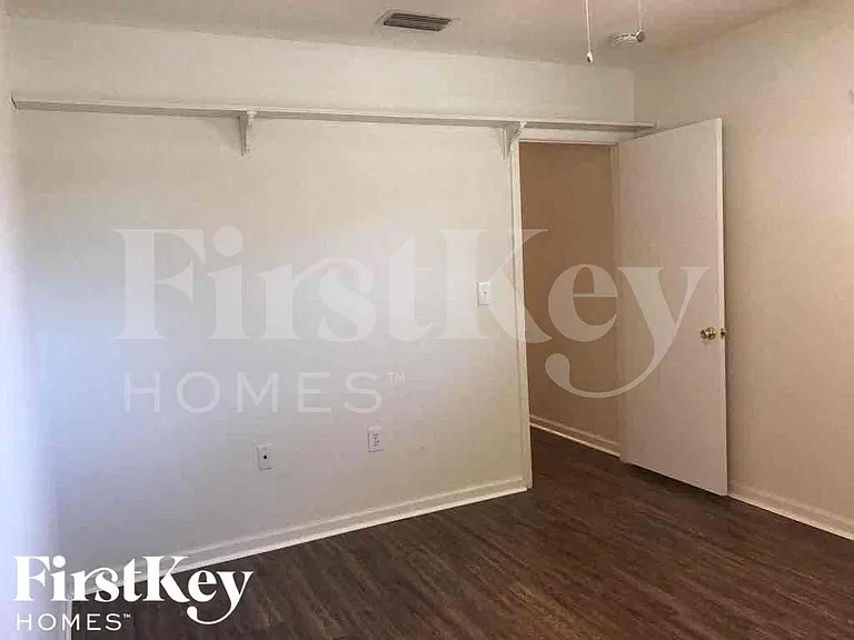 833 Wee Burn St — Photo 17