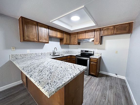 3rd image of 2747 Independence Ave