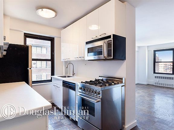 3rd image of 264 Broadway Unit B1603