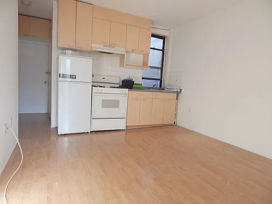 Rented by Capri Jet Realty Corp | media 16