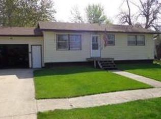212 E 5th St, Lake Park, IA 51347