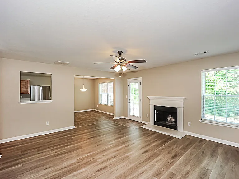 4617 Ravenwood Loop — Photo 4