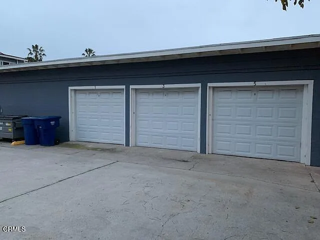 Studio, 300 sqft, $1,875 — Photo 4