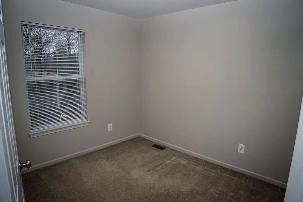 3 bed, 2.5 bath, 1200 sqft, $2,200 — Photo 4