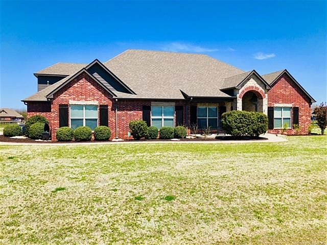 2nd image of 5133 E Hickory Hollow Dr