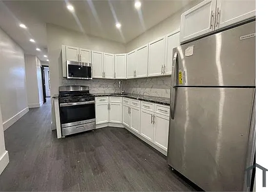 182 Ocean Ave #3R