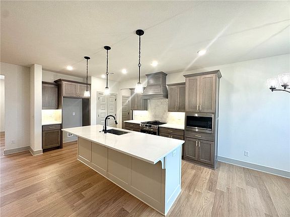 2nd image of 4801 SW Elderwood St