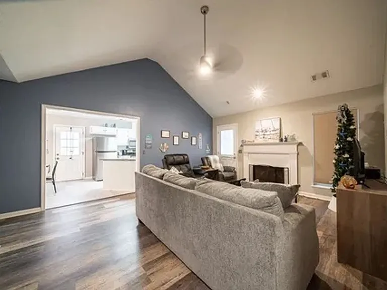 5208 Spinnaker Ct — Photo 2