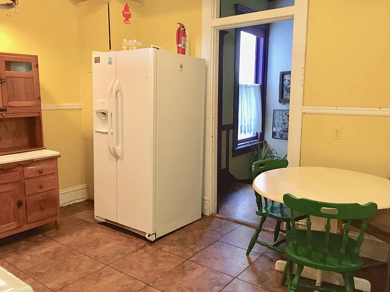 1013 W Franklin St #1 — Photo 3