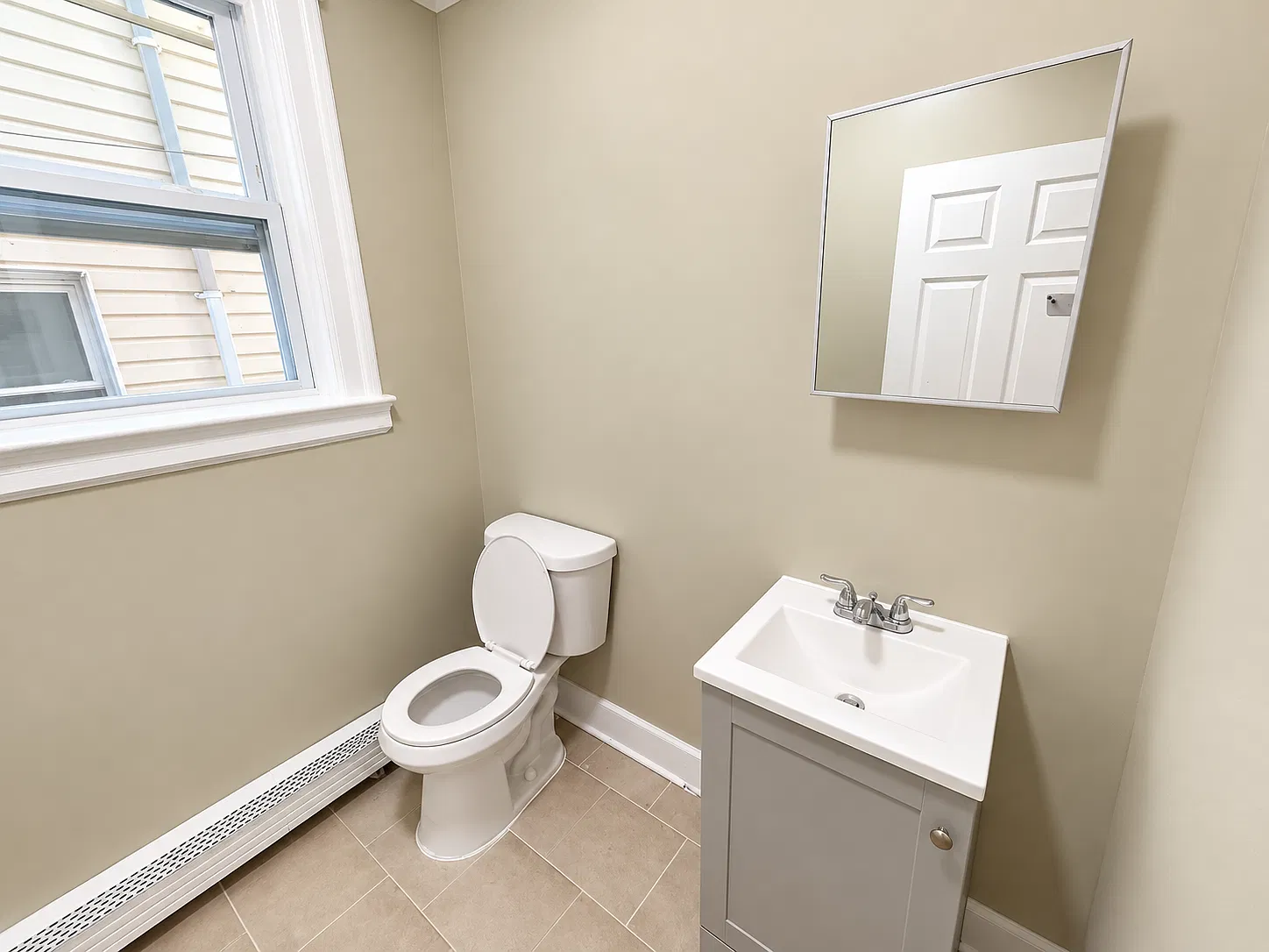 3 bed, 1.5 bath, 1200 sqft, $2,095 — Photo 4