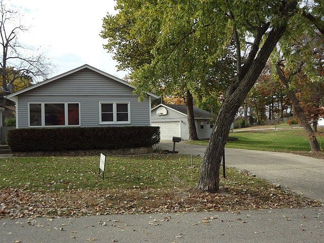 1st image of 552 Arbor Dr