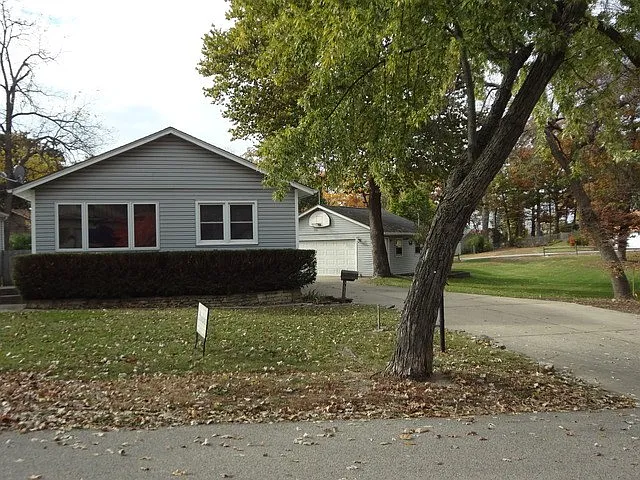 552 Arbor Dr photo 1