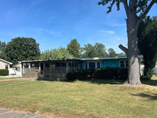 908 8th St, Covington, IN 47932