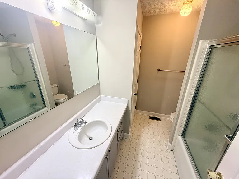 1525 Trevino Dr — Photo 14