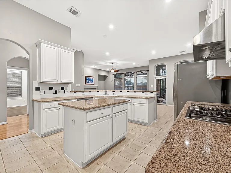 23734 Indian Hills Way — Photo 11