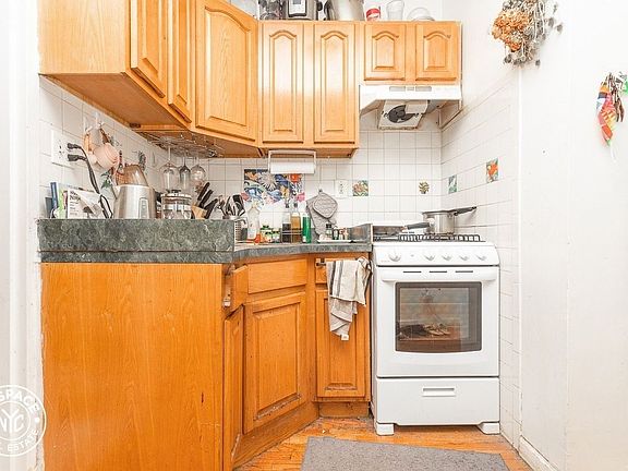 5th image of 797 Franklin Ave APT 1