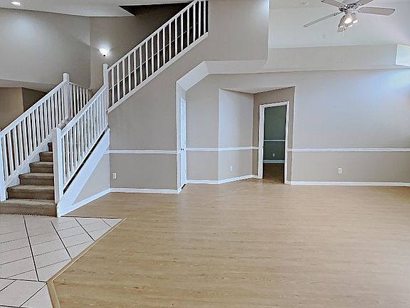 4th image of 214 Prince Charles Dr