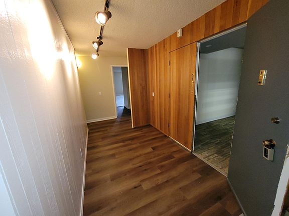 2nd image of 275-6347 137th Ave NE #275