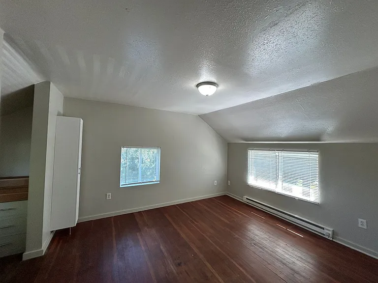 436 19th Ave — Photo 9