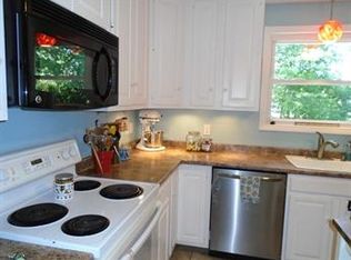 94 New Ludlow Rd, Chicopee, MA 01020