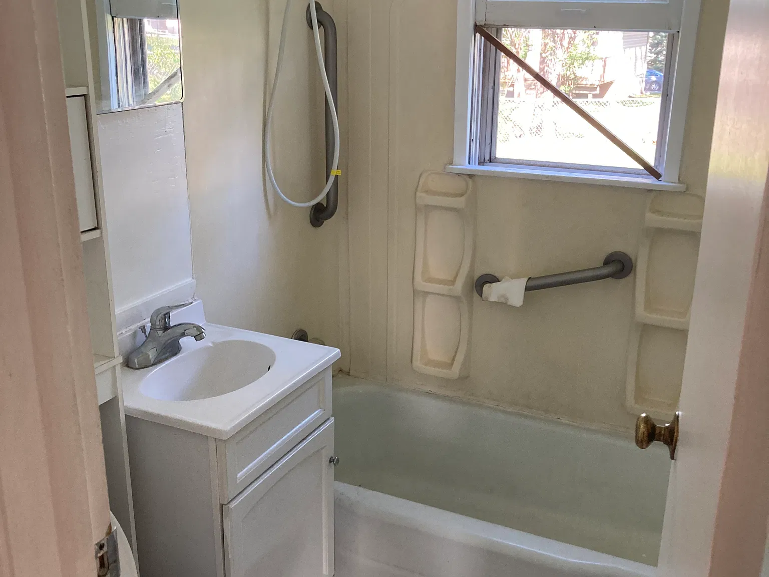 2 bed, 792 sqft, $1,460 — Photo 3