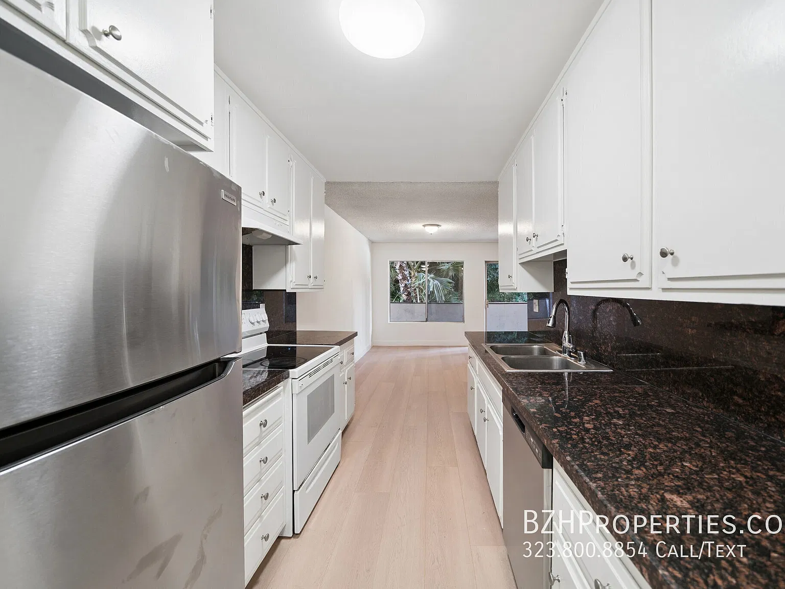 Sunny Front-Facing Westwood Residence Near UCLA | 2 Bed + 2 Bath — Photo 3
