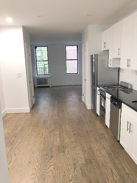 1st image of 231 W 19th St #8