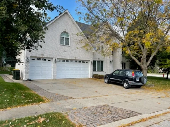 790 Tuttle Ct, Roselle, IL 60172