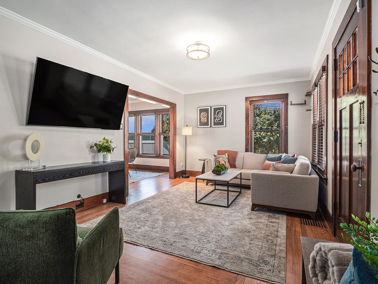3 bed, 1200 sqft, $6,000 — Photo 2