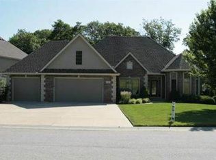1920 Edgewood Dr, Leavenworth, KS 66048