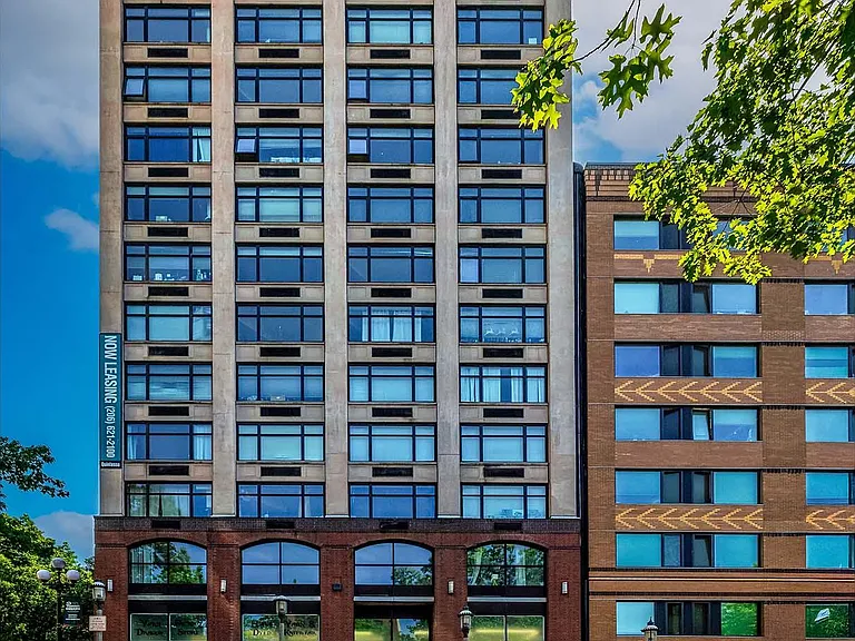 Quintessa Apartments — Photo 42