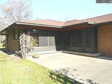4th image of 5275 Mahoning Ave