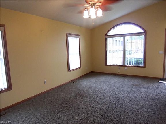 Approx. 1600 sq. ft of all one floor living.  Here is the livingroom 11 x 22.