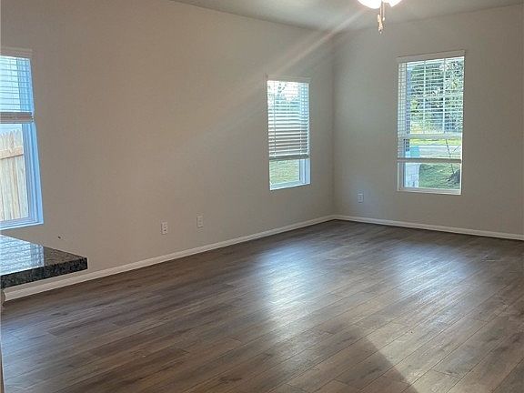 4th image of 213 Villars Dr