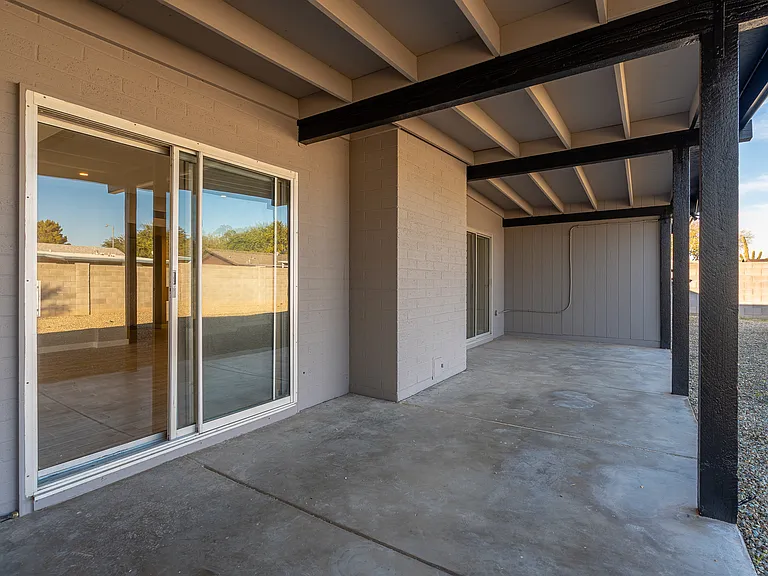 5010 W Beverly Ln — Photo 20